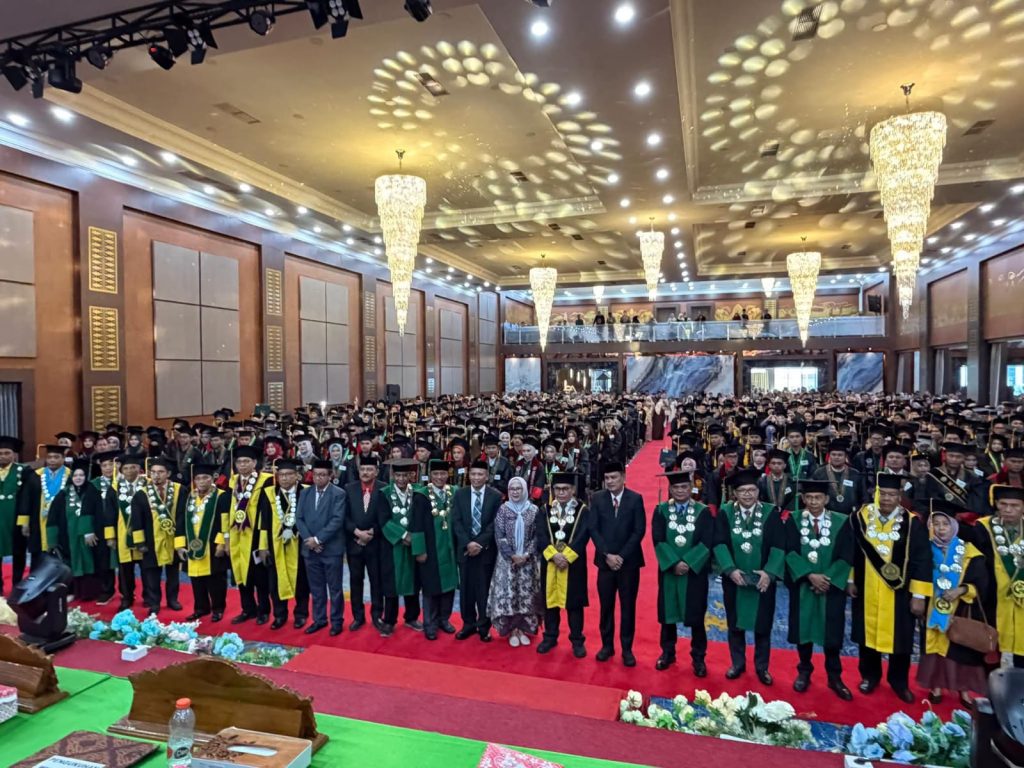 Foto Bersama Wisudawan wisudawati TA. 2025/2026 IAIN Sultan Amai Gorontalo